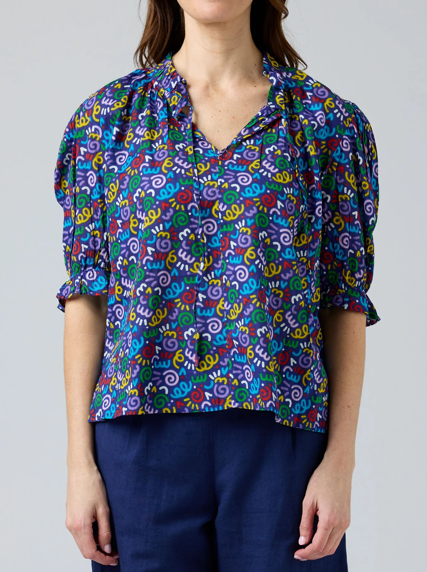 CAKE TIE NECK BLOUSE
