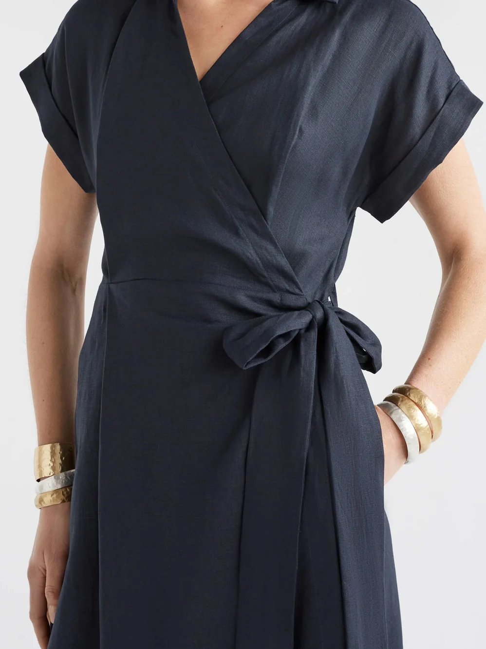 ELK GILD THIN CUFF BANGLE - Image 3