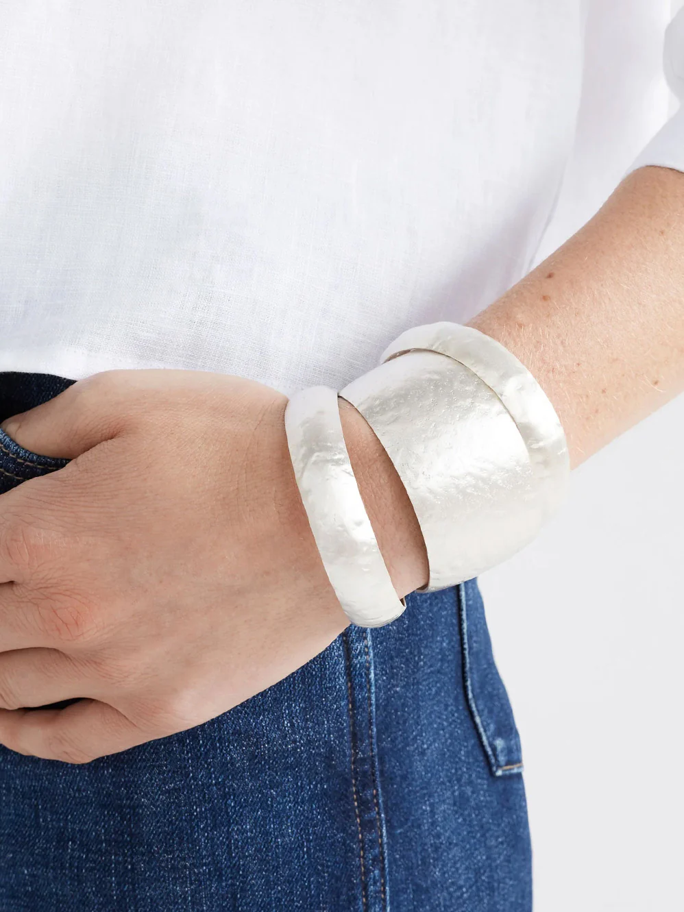 ELK GILD THIN CUFF BANGLE - Image 5