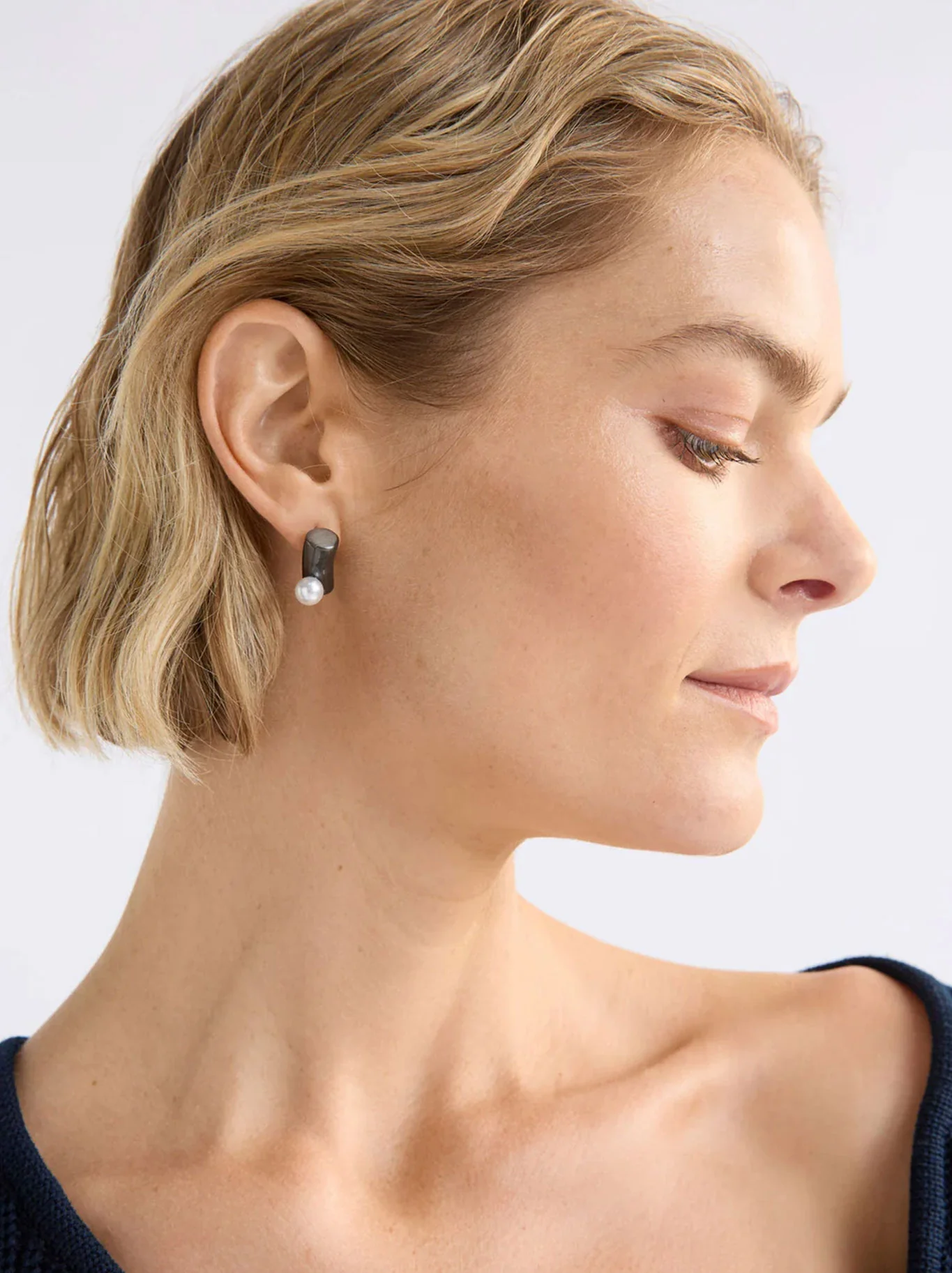 ELK AHAS STUD EARRING - Image 2