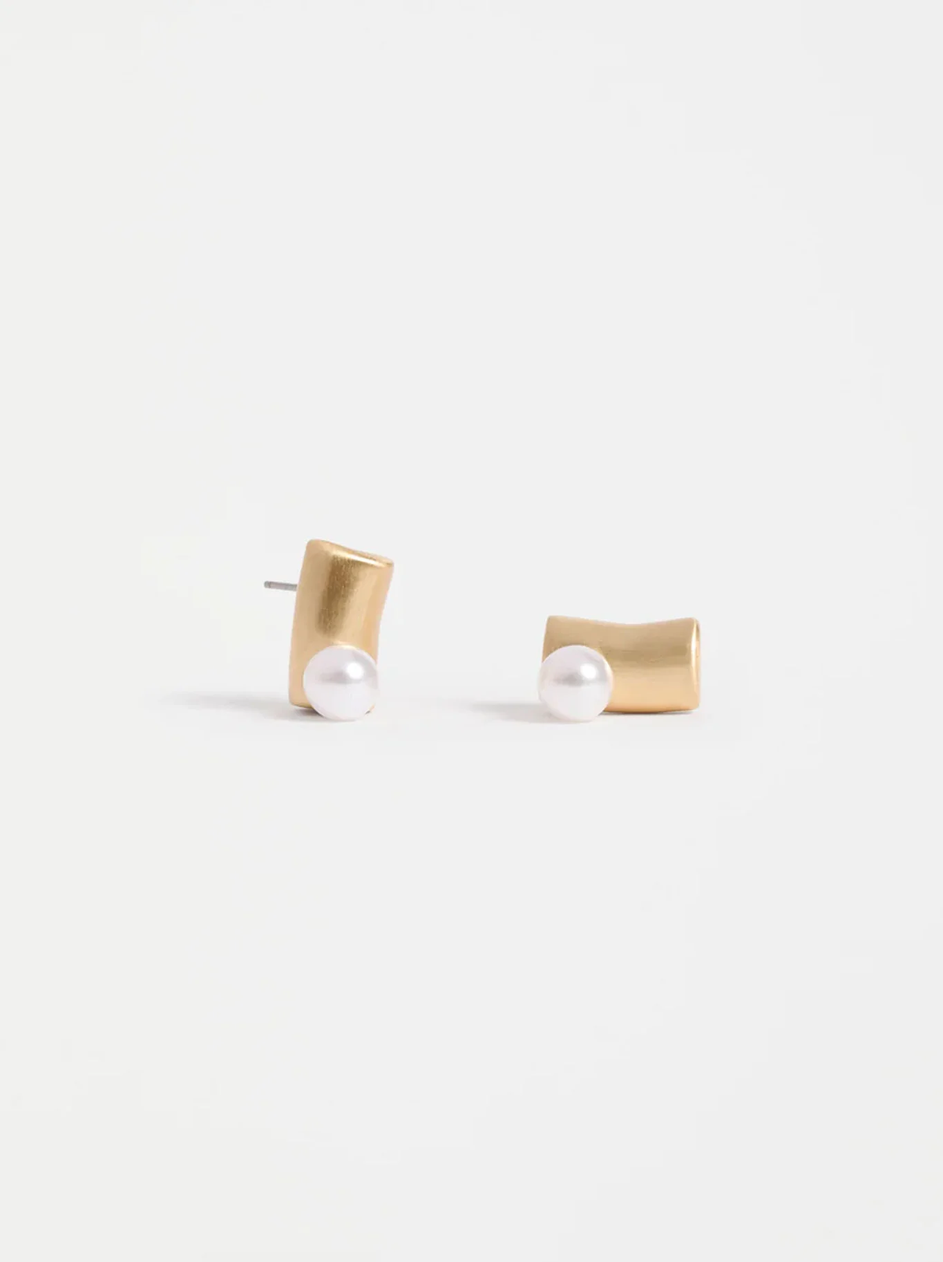 ELK AHAS STUD EARRING - Image 3