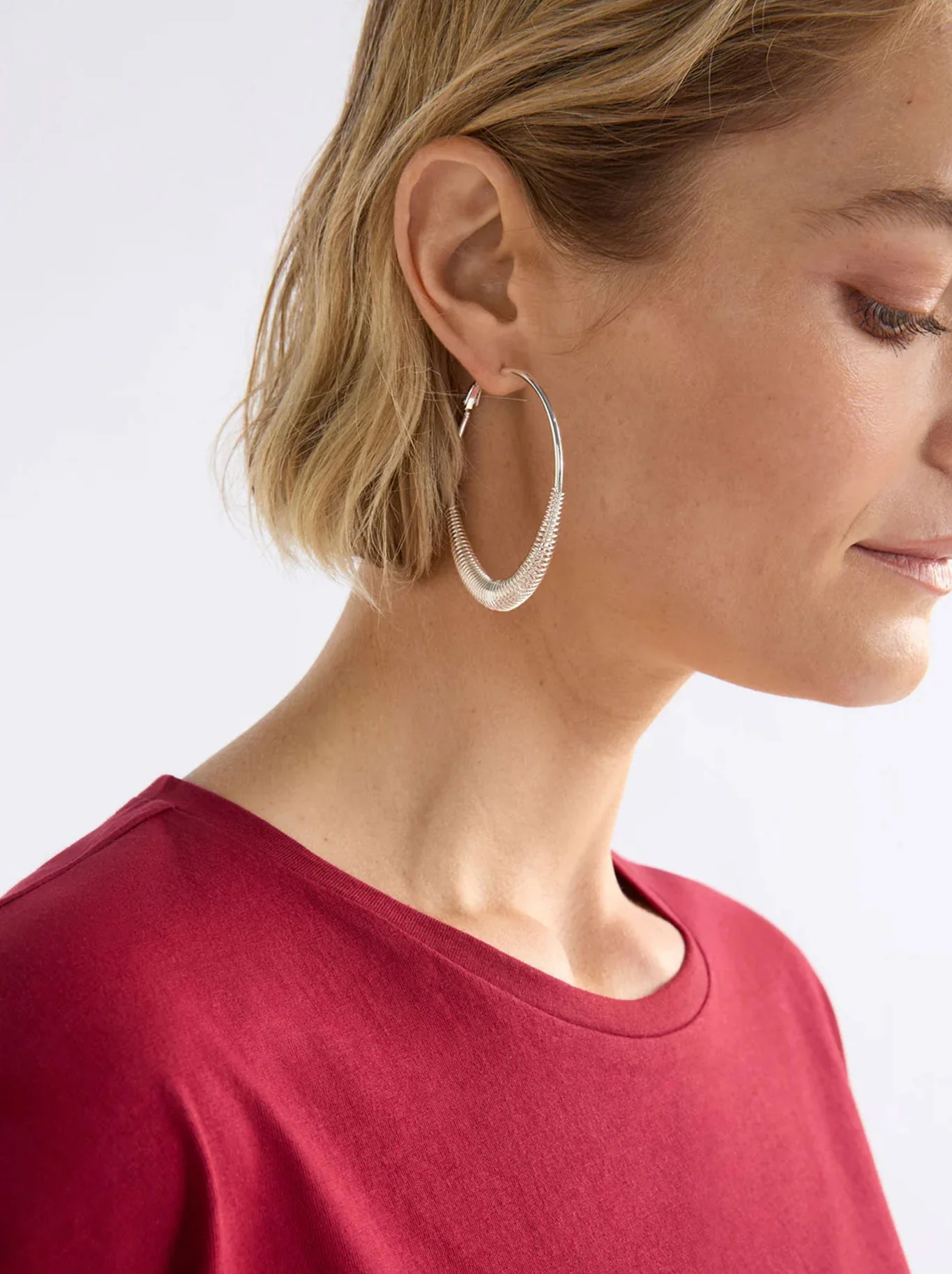 ELK SOLF METALLIC HOOP EARRING - Image 2