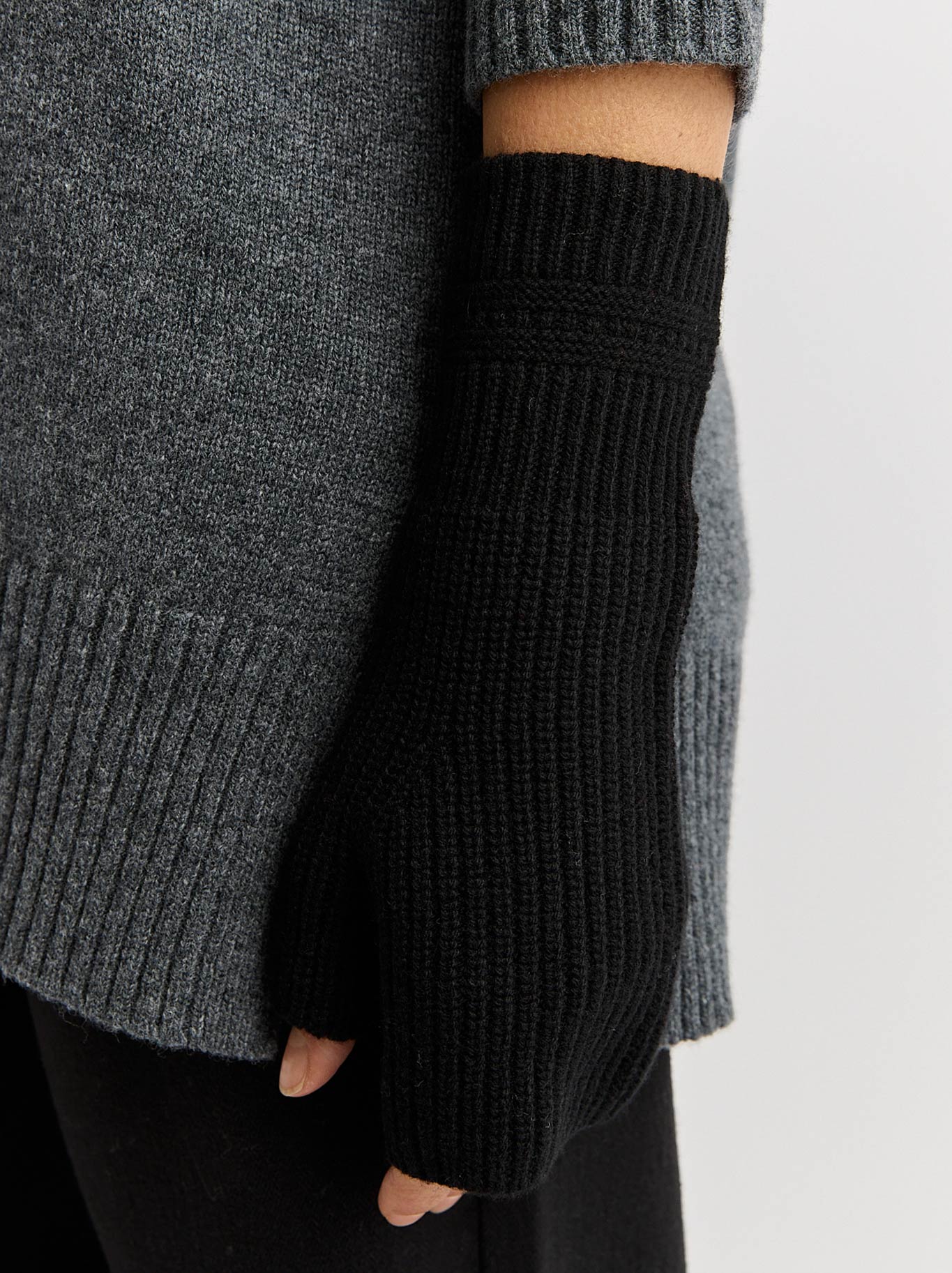 TOORALLIE FINE RIB OPEN MITTEN - Image 3