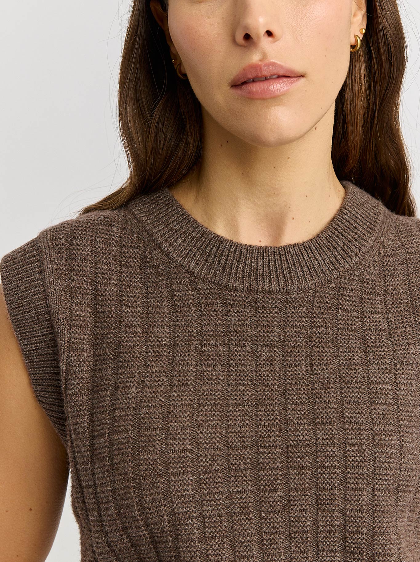 TOORALLIE GRID KNIT VEST - Image 6
