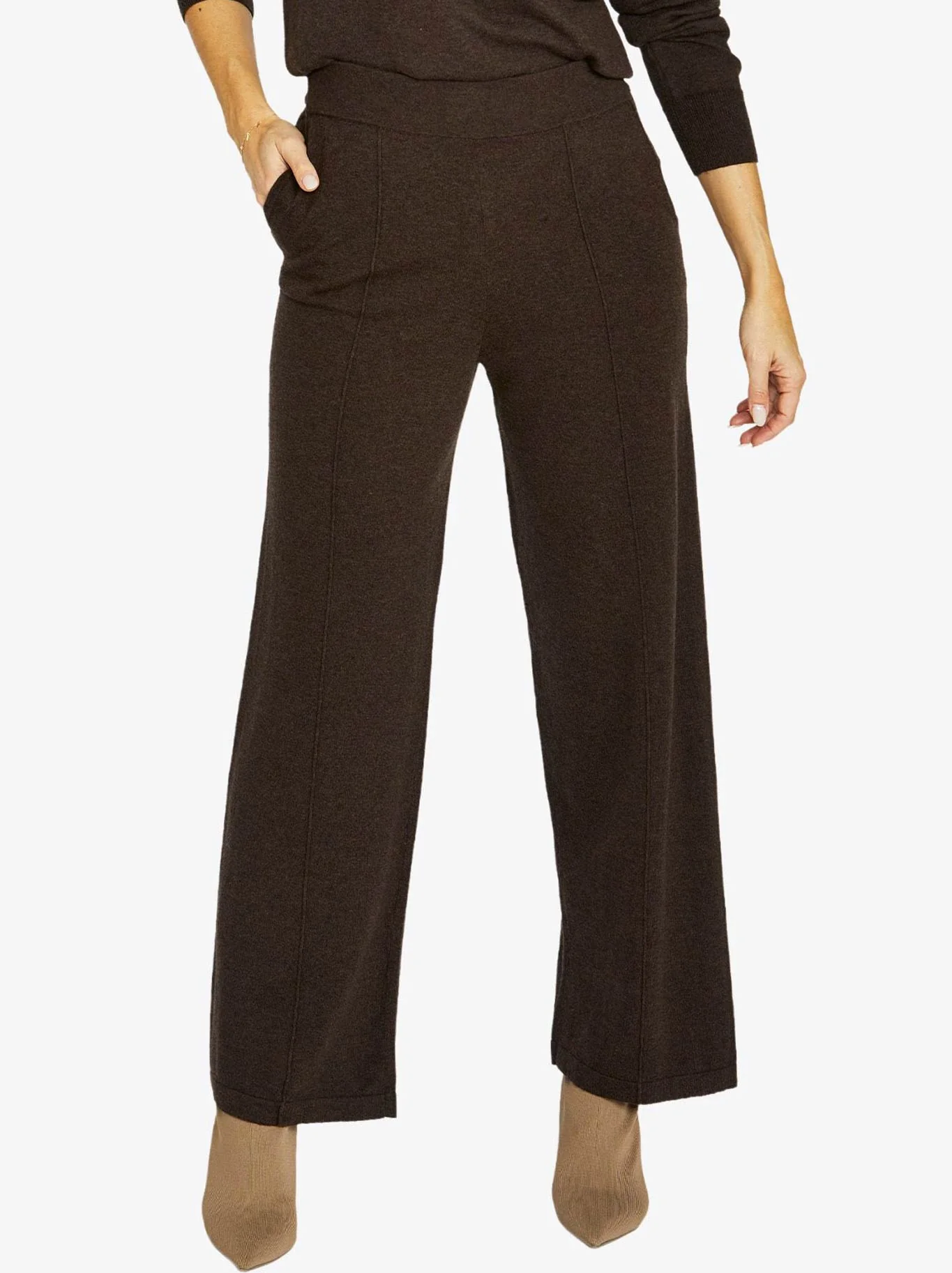 JUMP SEAM DETAIL KNIT PANT