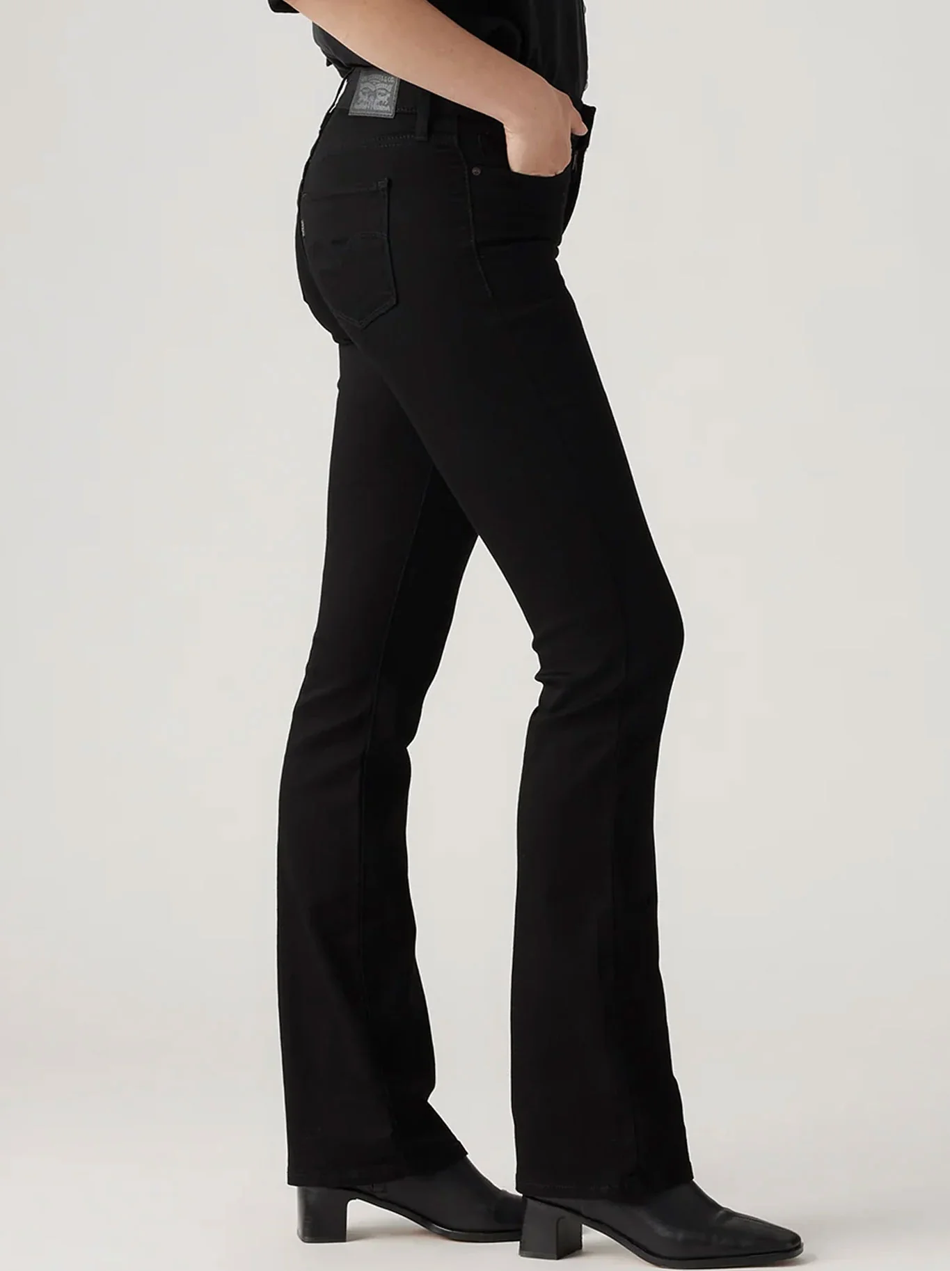 LEVI'S 315 SHAPING BOOTCUT JEAN - Image 3