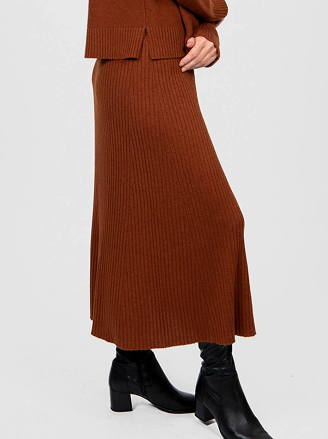 BRIDGE & LORD SOPHIE FLARED SKIRT - Image 2