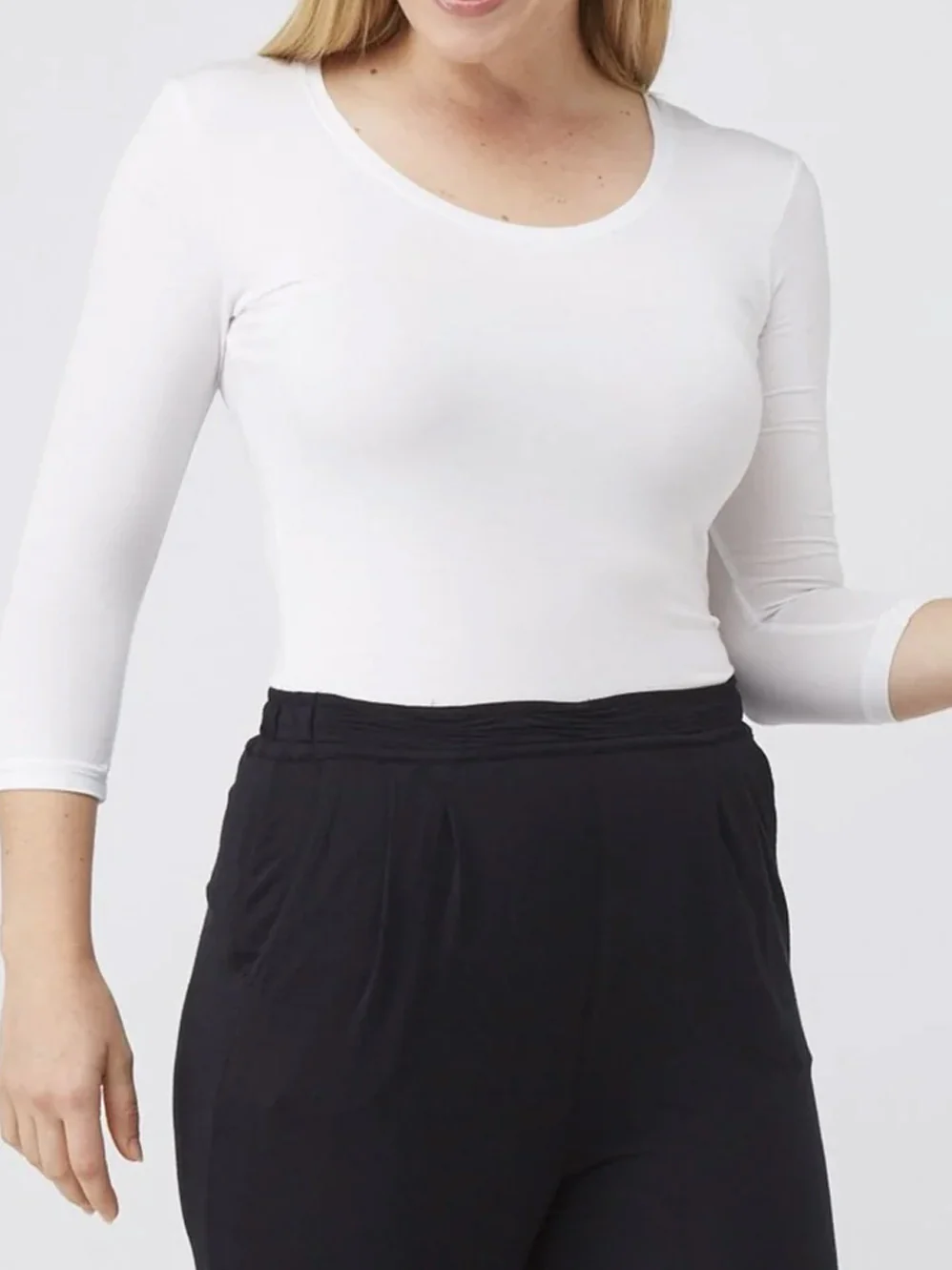TANI 3/4 Sleeve Scoop Tee - Image 3
