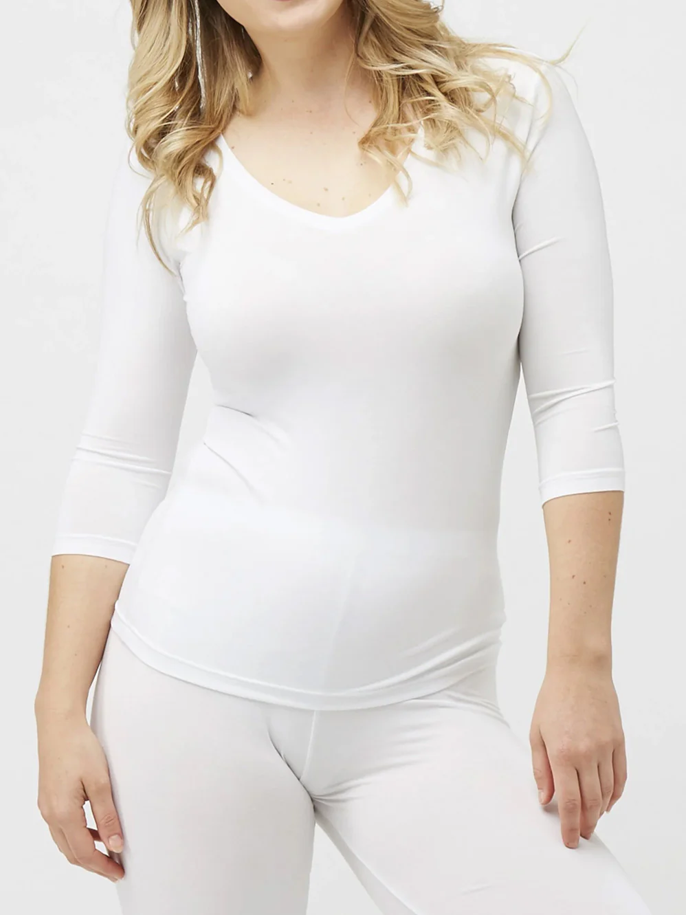 Tani V-Neck 3/4 Sleeve - Image 3