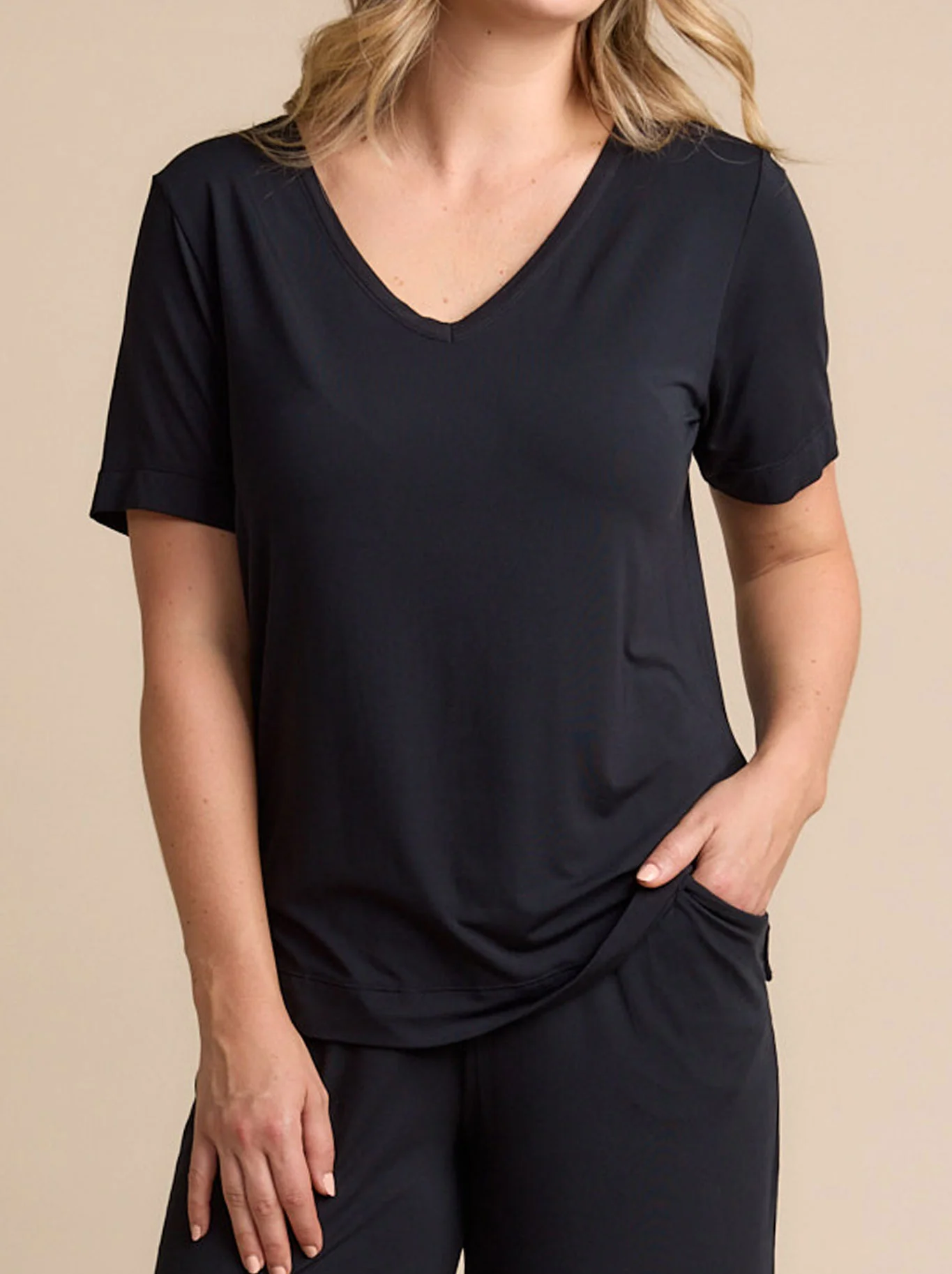 TANI ELLA V NECK TEE - Image 4