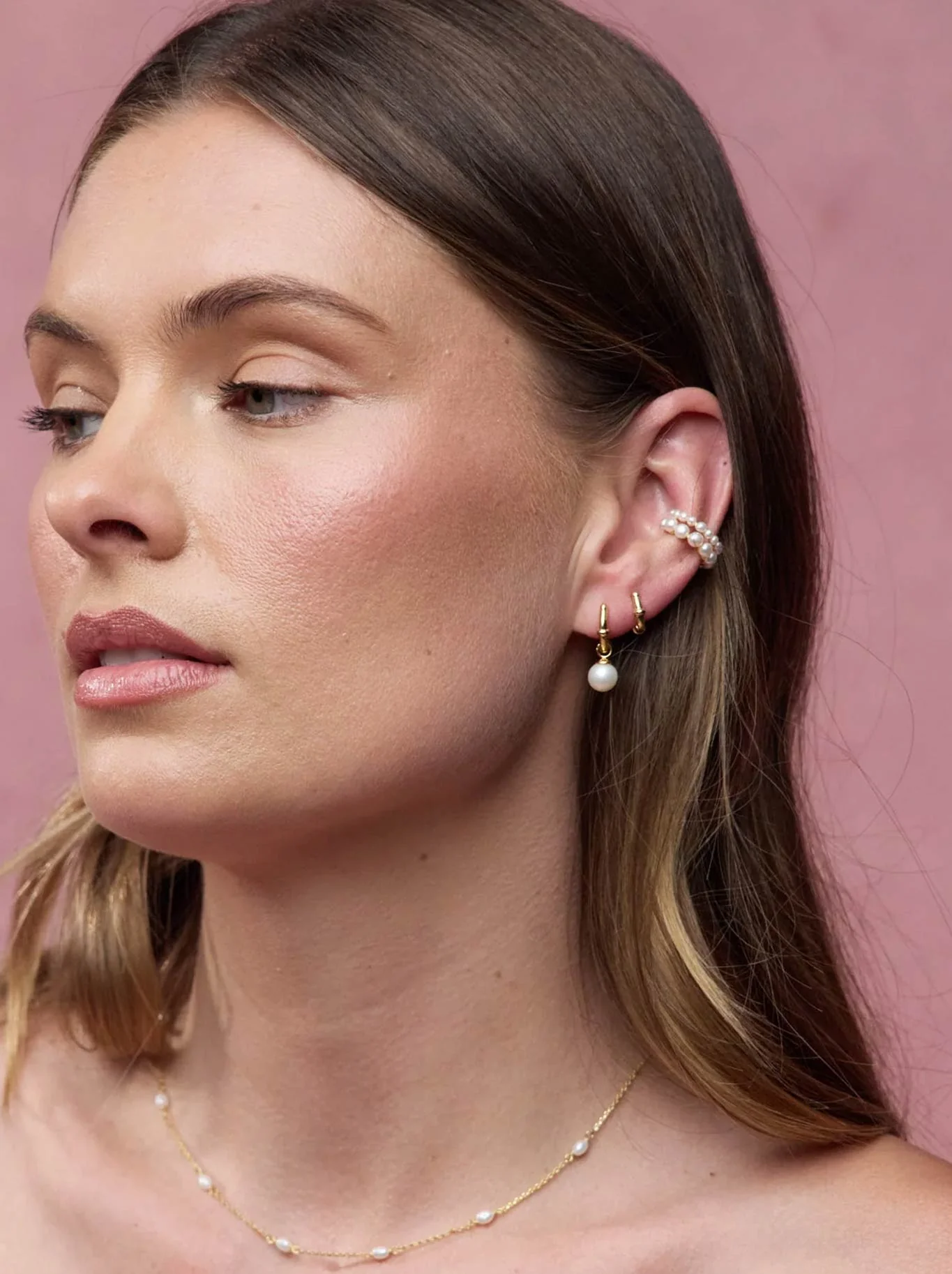 ZAFINO TESSA PEARL HOOP - Image 2