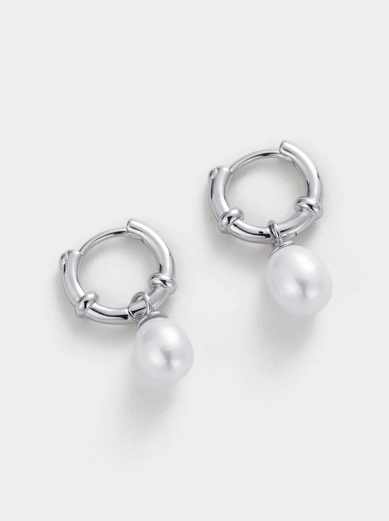 ZAFINO TESSA PEARL HOOP