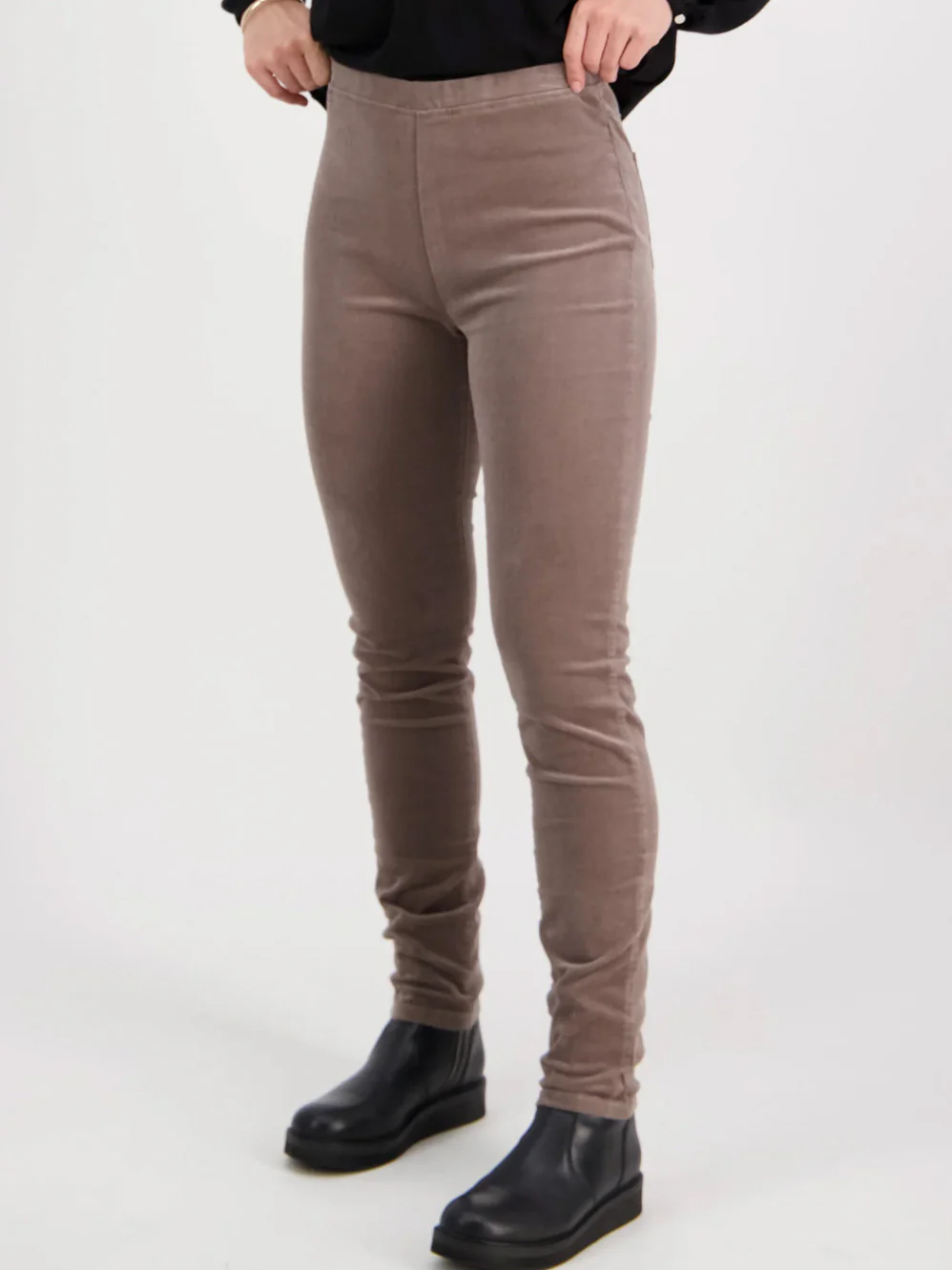VASSALLI SKINNY PULL ON CORD PANT - Image 21