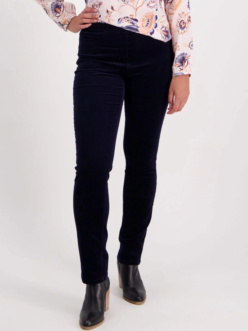 VASSALLI BAY SLIM LEG CORD PULL ON PANT - Image 25