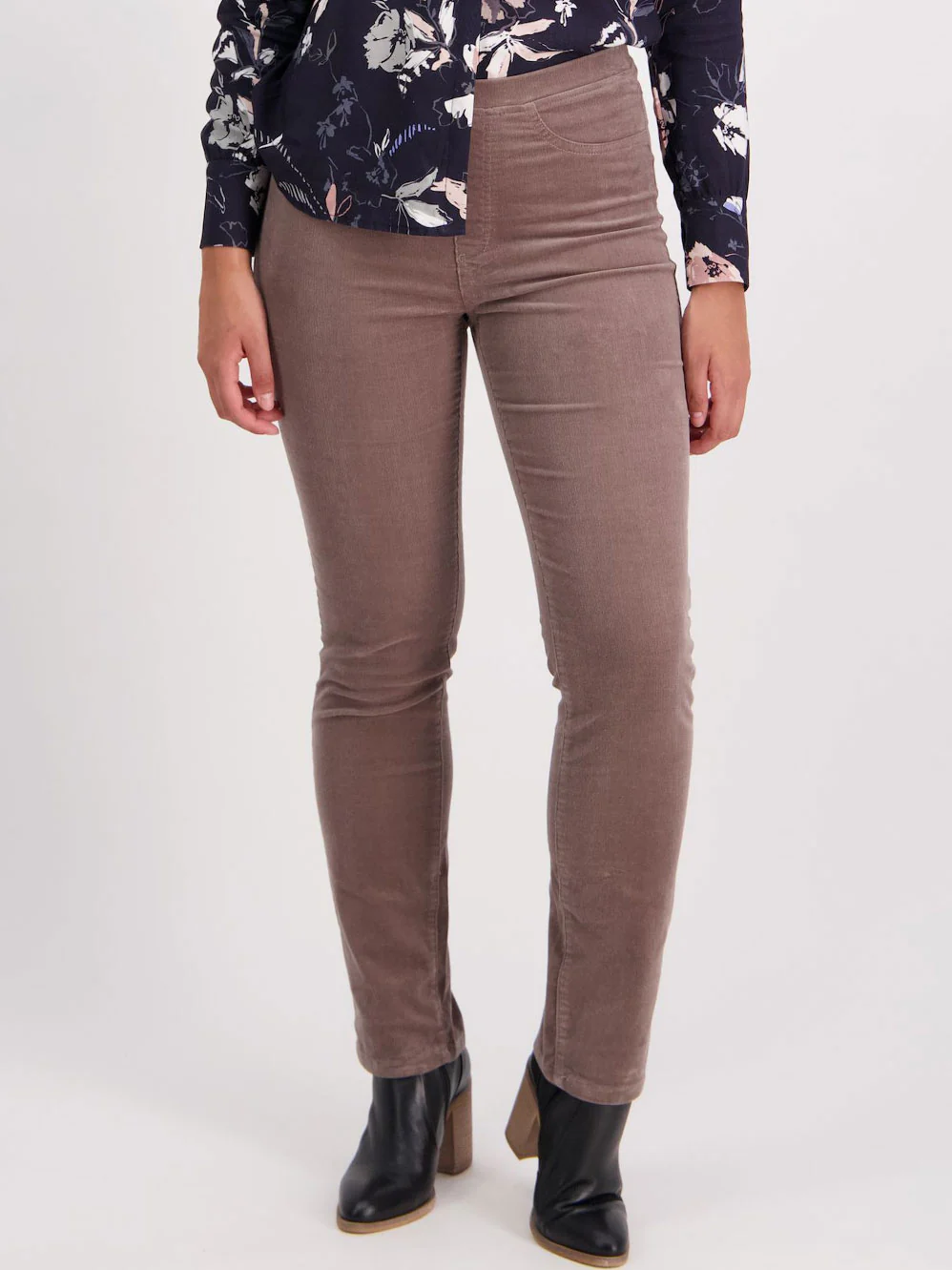 VASSALLI BAY SLIM LEG CORD PULL ON PANT - Image 27