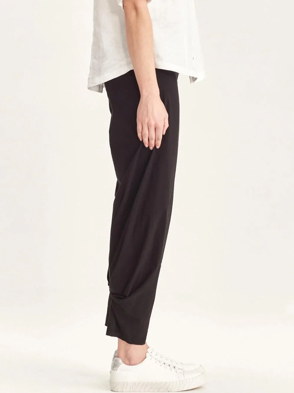 VERGE ACROBAT KALIA PANT - Image 3