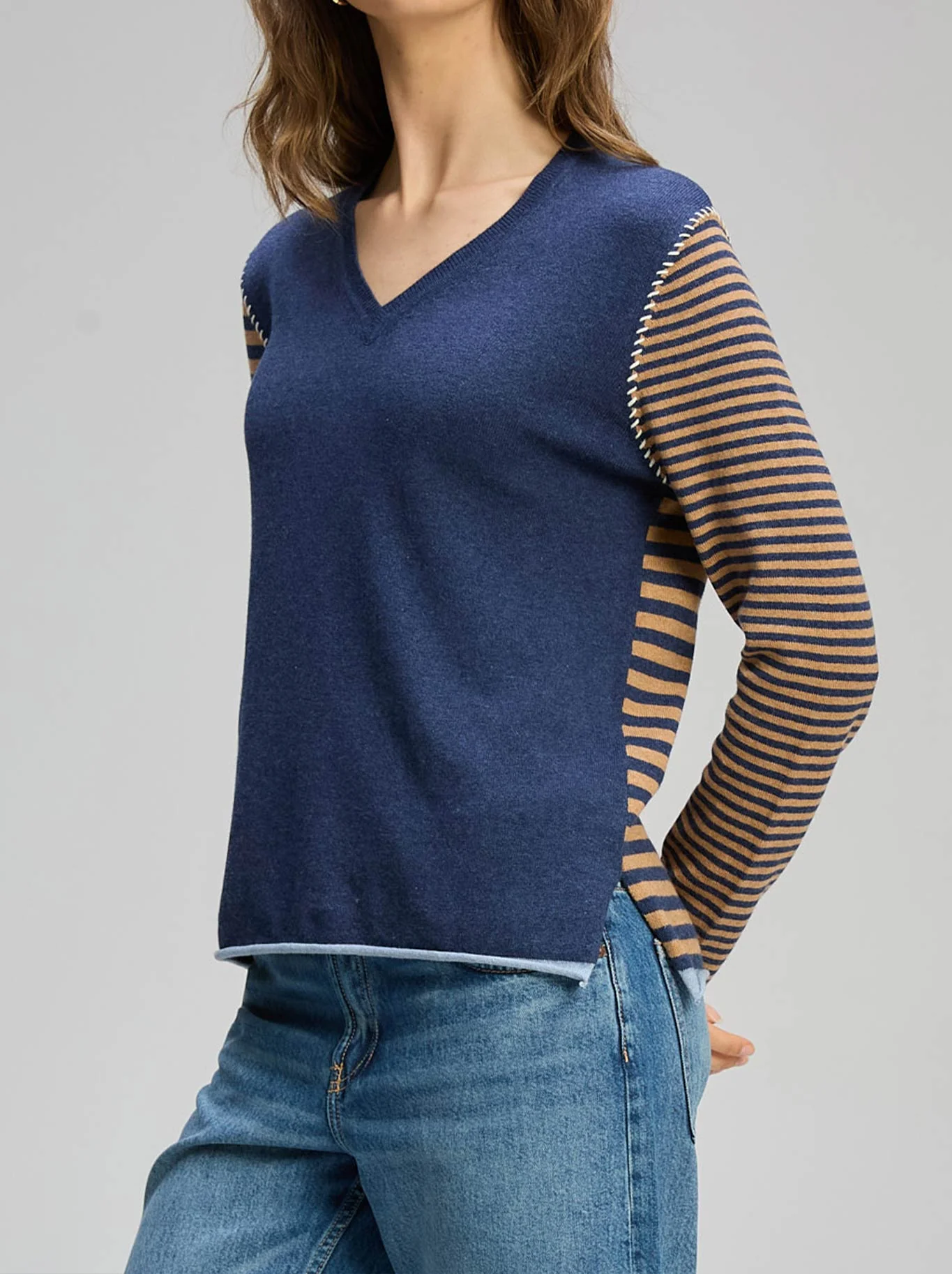 ZAKET & PLOVER VARIED STRIPE V-NECK - Image 2