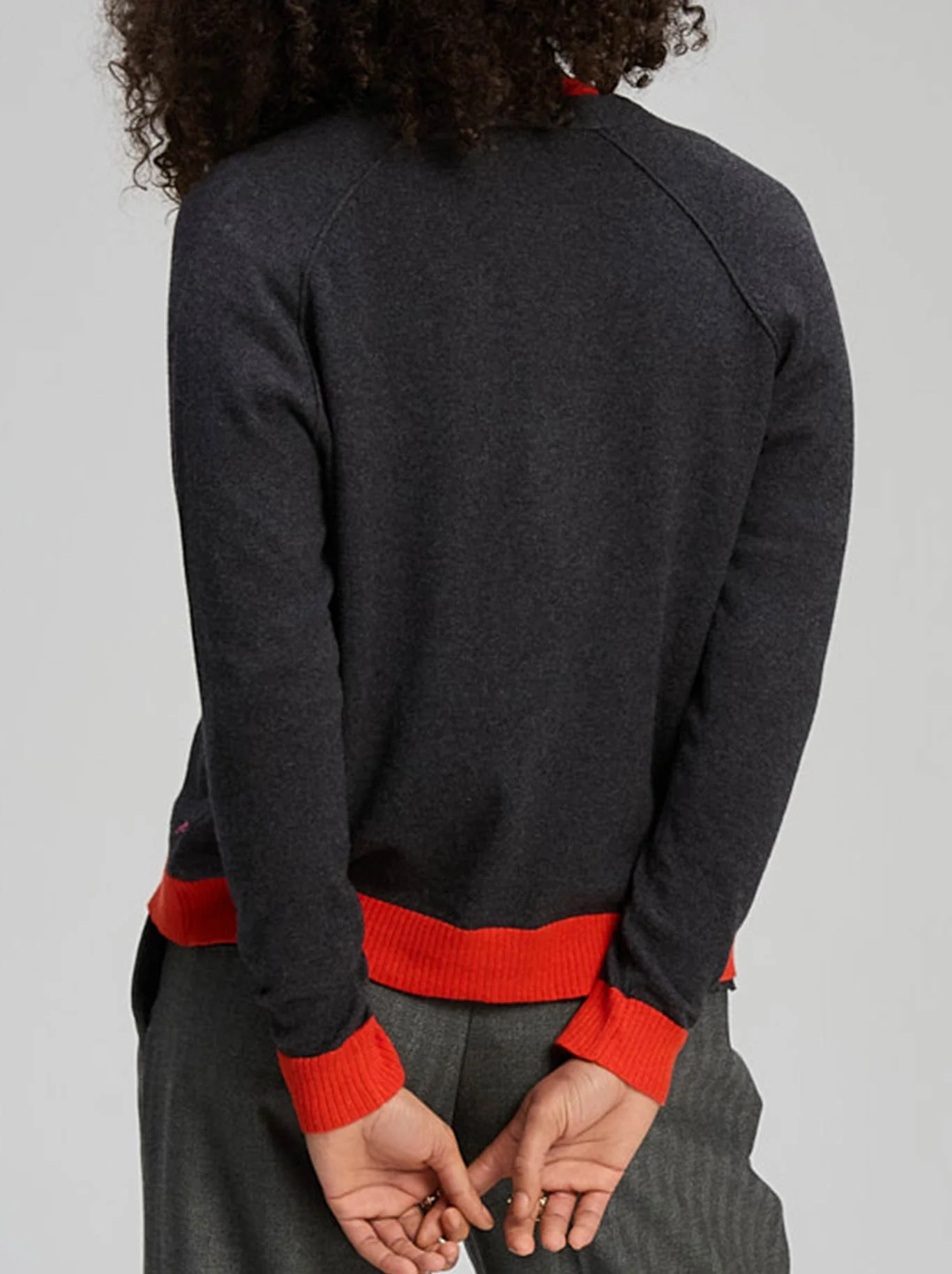 ZAKET & PLOVER ESSENTIAL V NECK CARDI - Image 4