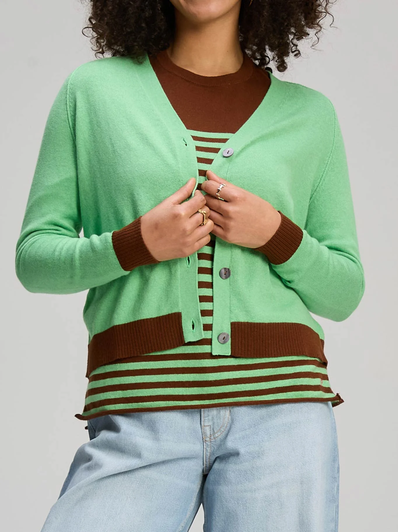 ZAKET & PLOVER ESSENTIAL V NECK CARDI - Image 5