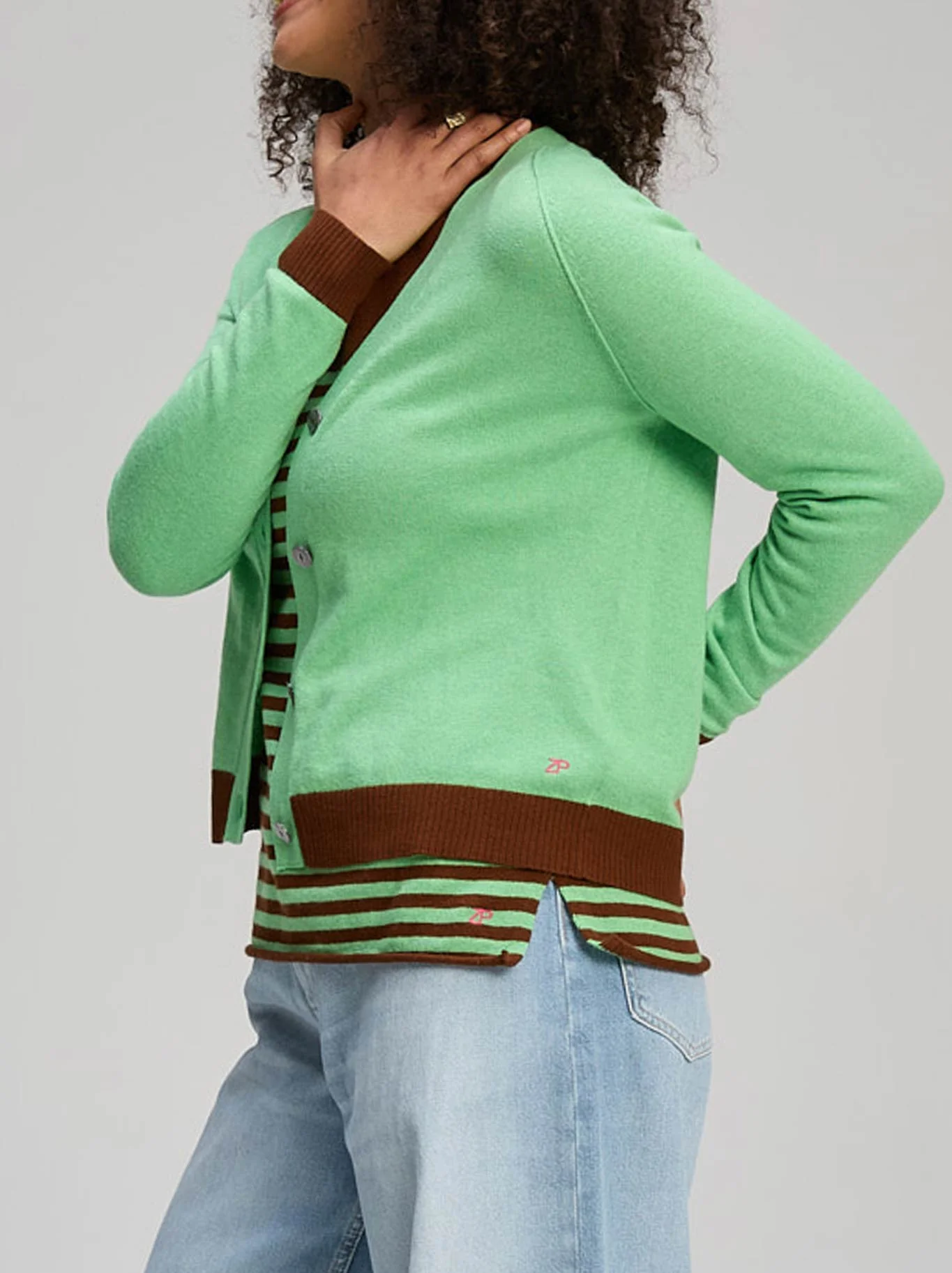 ZAKET & PLOVER ESSENTIAL V NECK CARDI - Image 6