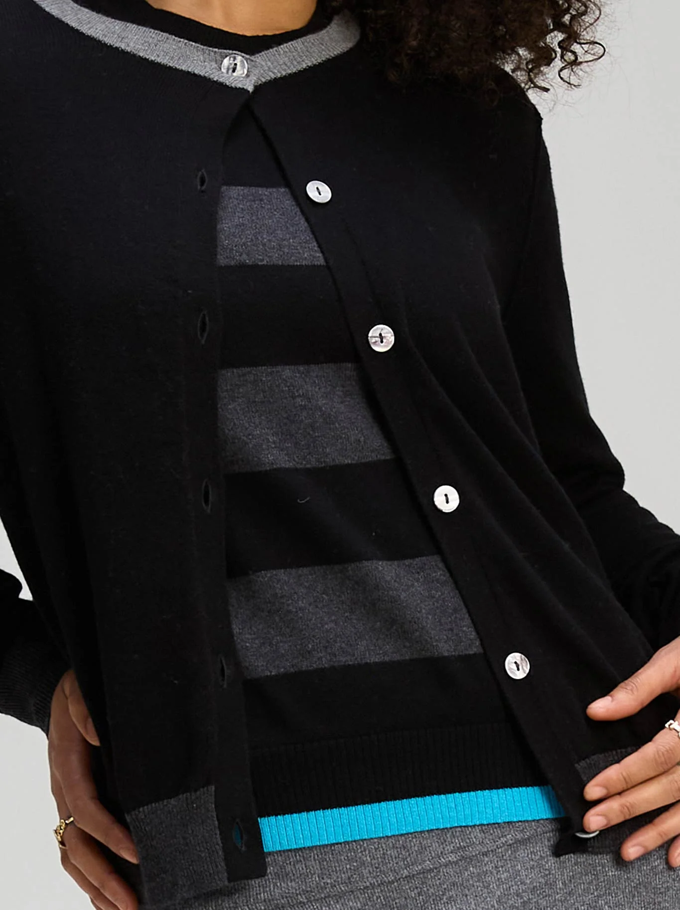 ZAKET & PLOVER ESSENTIAL CREW CARDI - Image 3